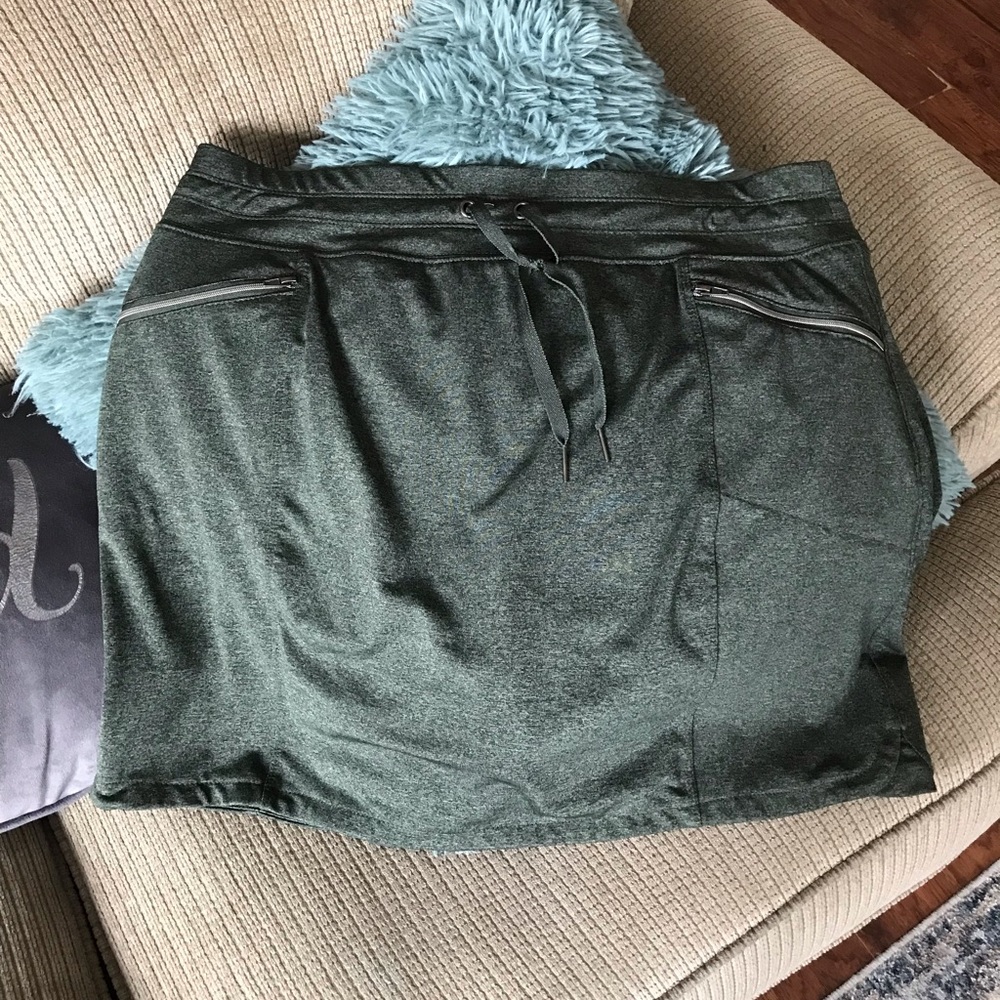 Drawstring Active Skort in Dark Green XXL